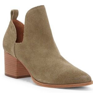 NWOT. Lucky Brand 6.5M Brazil Made Jorry Oiled Suede Ankle Booties.